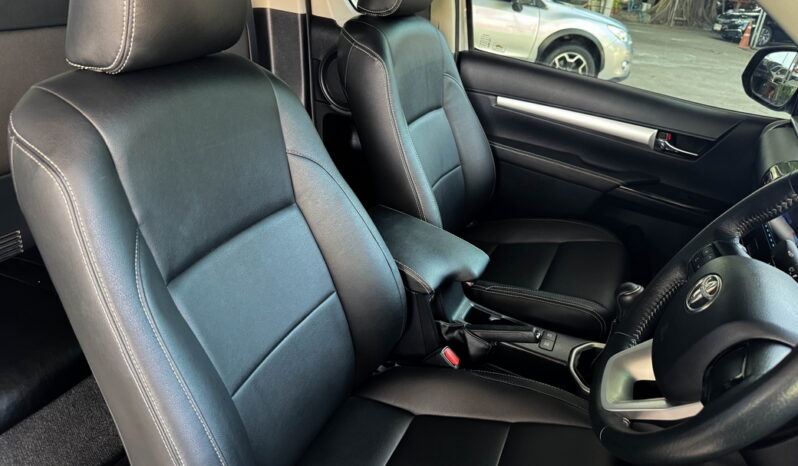Toyota Hilux Revo Cab E ปี 2020 full