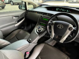 Toyota Prius Hybrid 1.8 ปี 2012 full